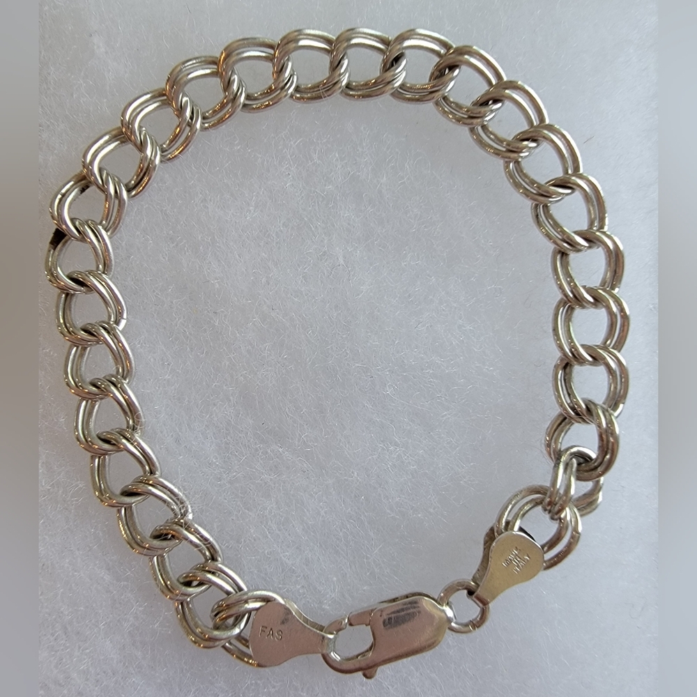 Double Link Interlocking Circles Sterling Silver Chain Bracelet.